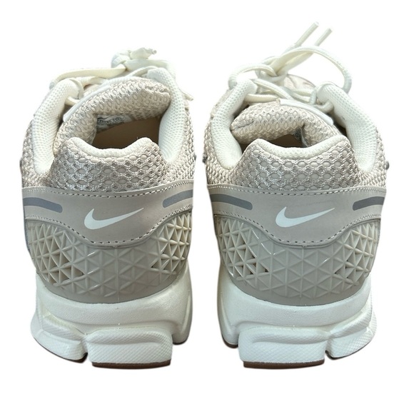 Nike Women’s Size 11.5 Zoom Vomero 5 Orewood BRN/SAIL Men’s 10 - Picture 5 of 9